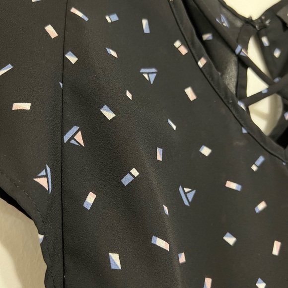 TORRID black flutter top Sz 2X - Picture 4 of 4